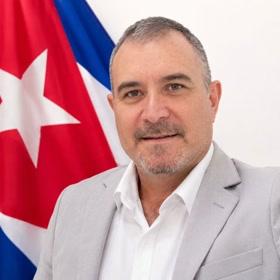 Dr. Emilio Arteaga Pérez